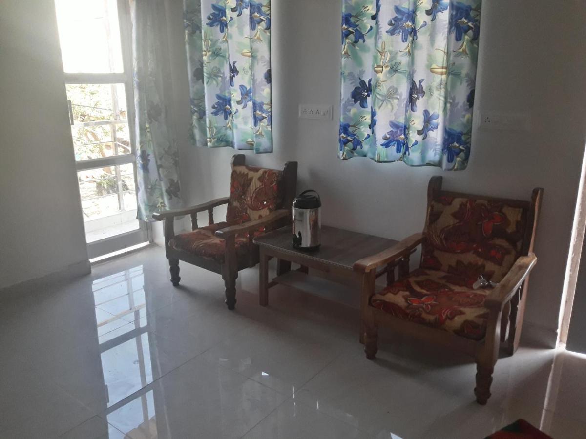 Hotel RAJVIHAR Pachmarhī Buitenkant foto