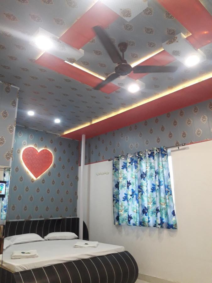 Hotel RAJVIHAR Pachmarhī Buitenkant foto