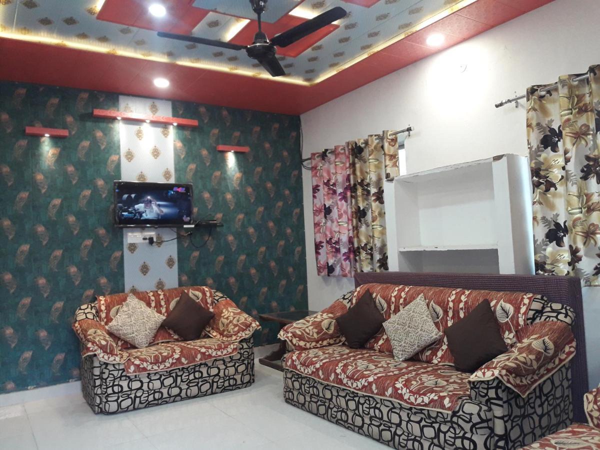 Hotel RAJVIHAR Pachmarhī Buitenkant foto