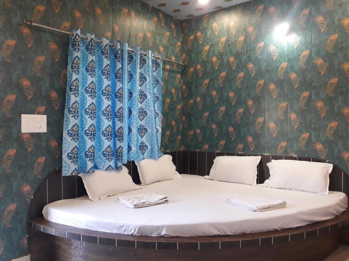 Hotel RAJVIHAR Pachmarhī Buitenkant foto