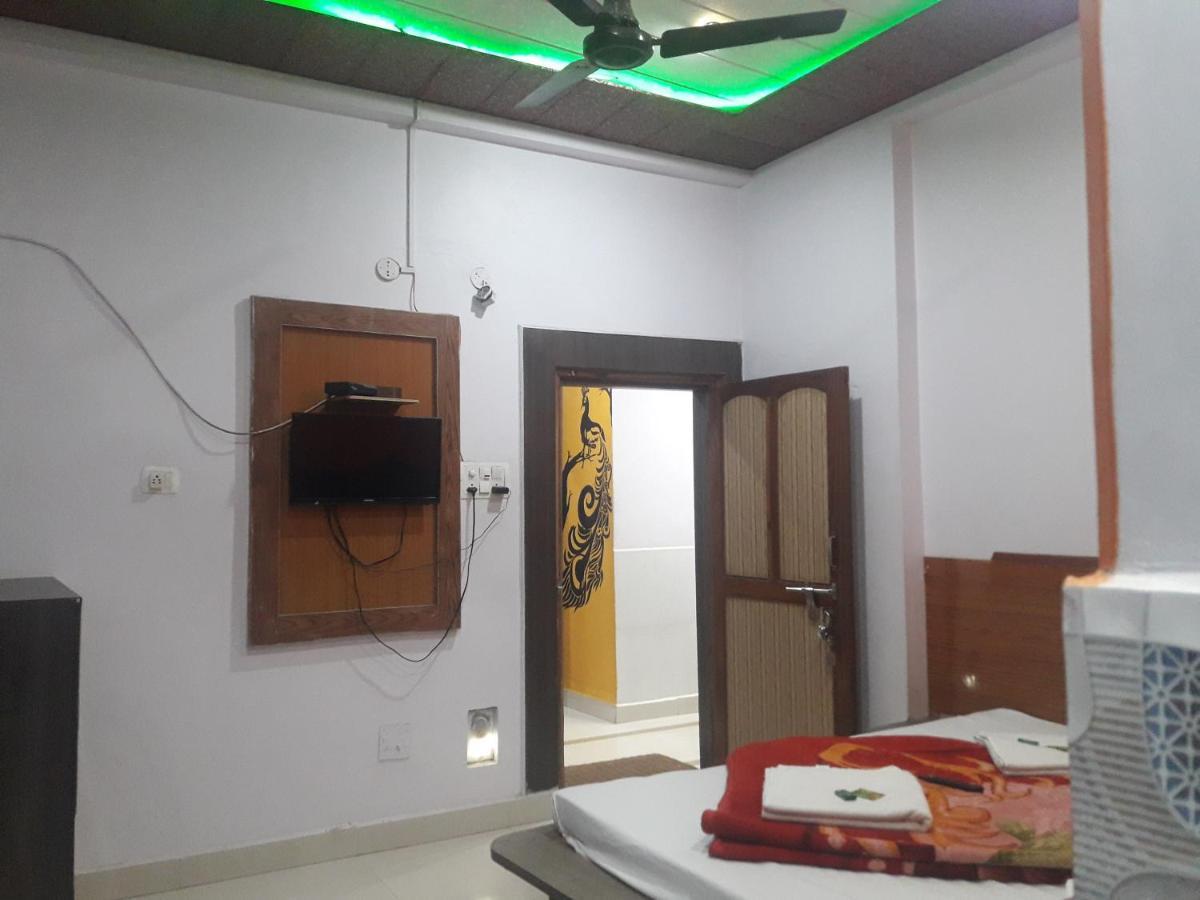 Hotel RAJVIHAR Pachmarhī Buitenkant foto