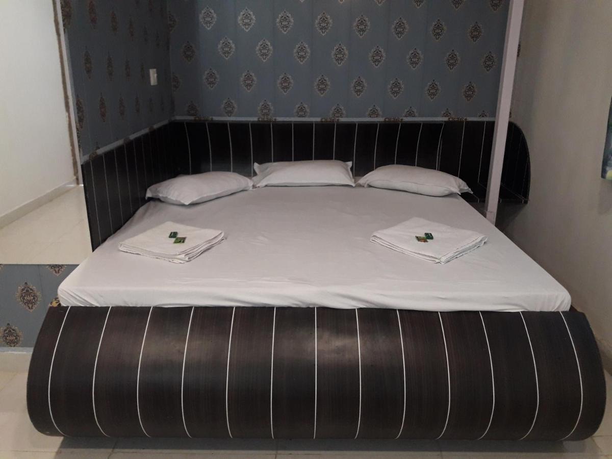 Hotel RAJVIHAR Pachmarhī Buitenkant foto