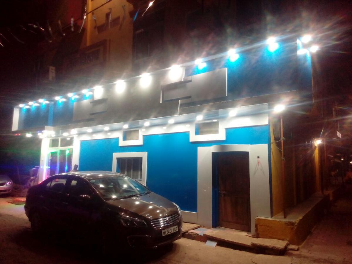 Hotel RAJVIHAR Pachmarhī Buitenkant foto