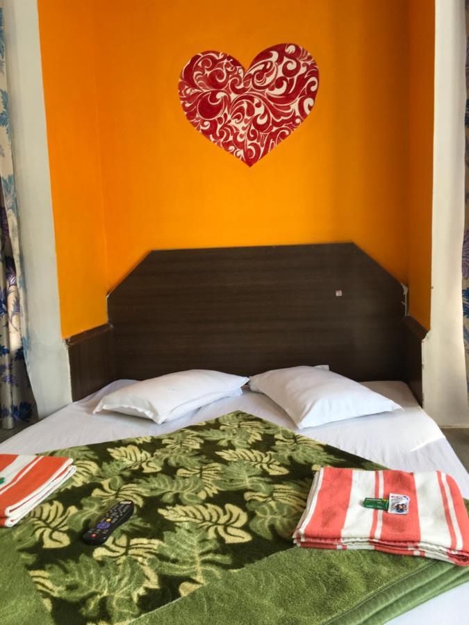 Hotel RAJVIHAR Pachmarhī Buitenkant foto