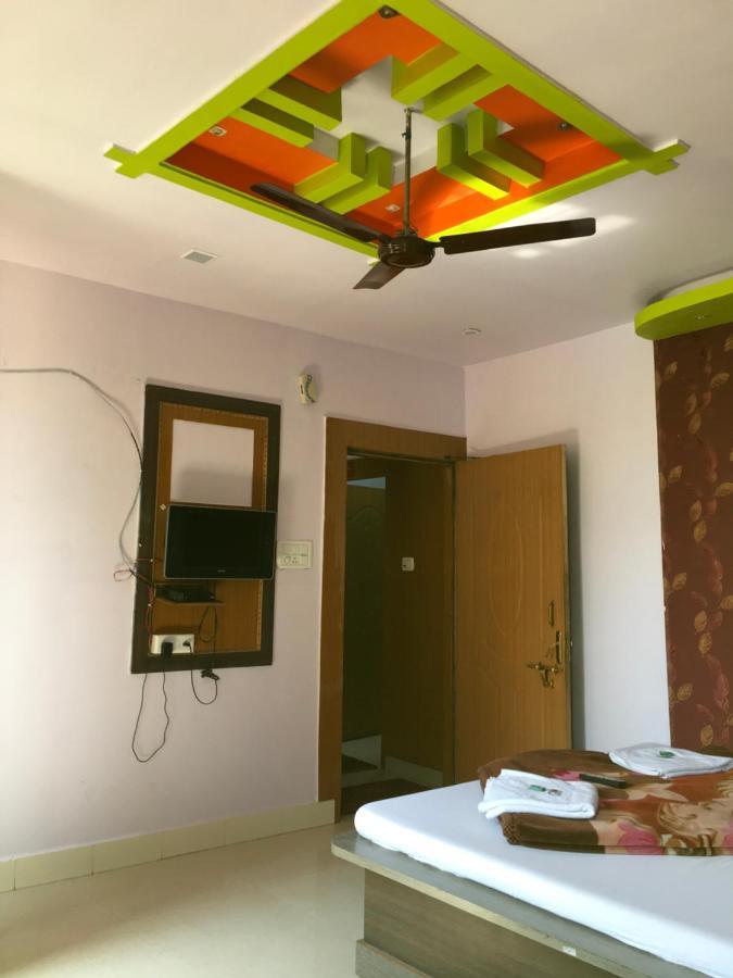 Hotel RAJVIHAR Pachmarhī Buitenkant foto