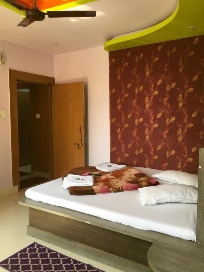 Hotel RAJVIHAR Pachmarhī Buitenkant foto